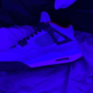Jordan 4